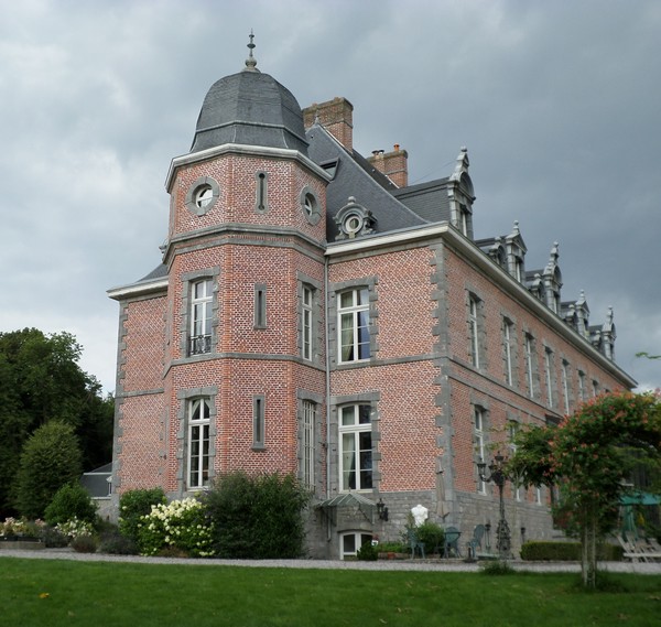 Aile Ouest du château de Dourlers.