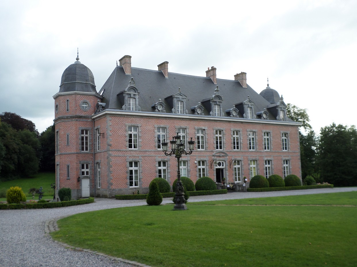 Façade du Château de Dourlers.