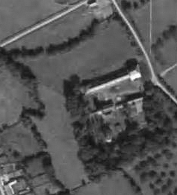 Le château d'Eclaibes sur une photo aérienne de 1949