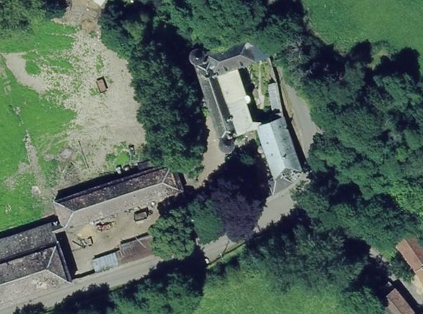Le Château Motte à Frasnoy, vue satellite.