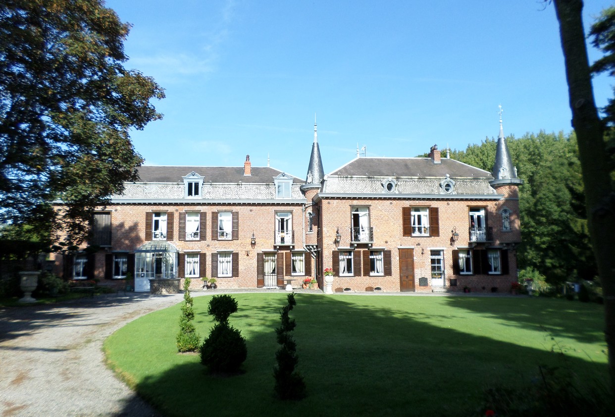 Le château de Carnoy et son parc à Gommegnies