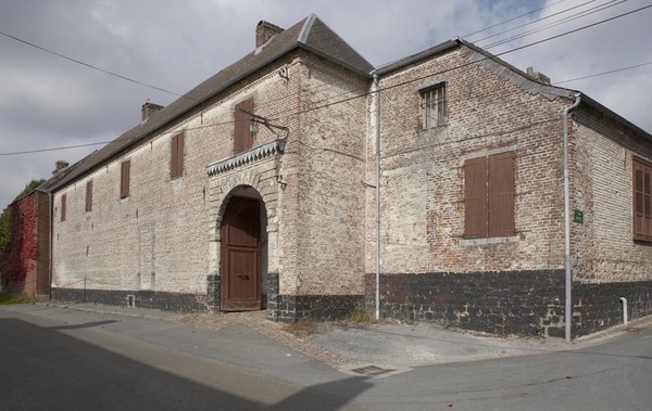 Façade du Château du baron de l'Epine à Gommegnies.