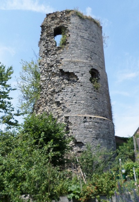 La tour du château de Jeumont.