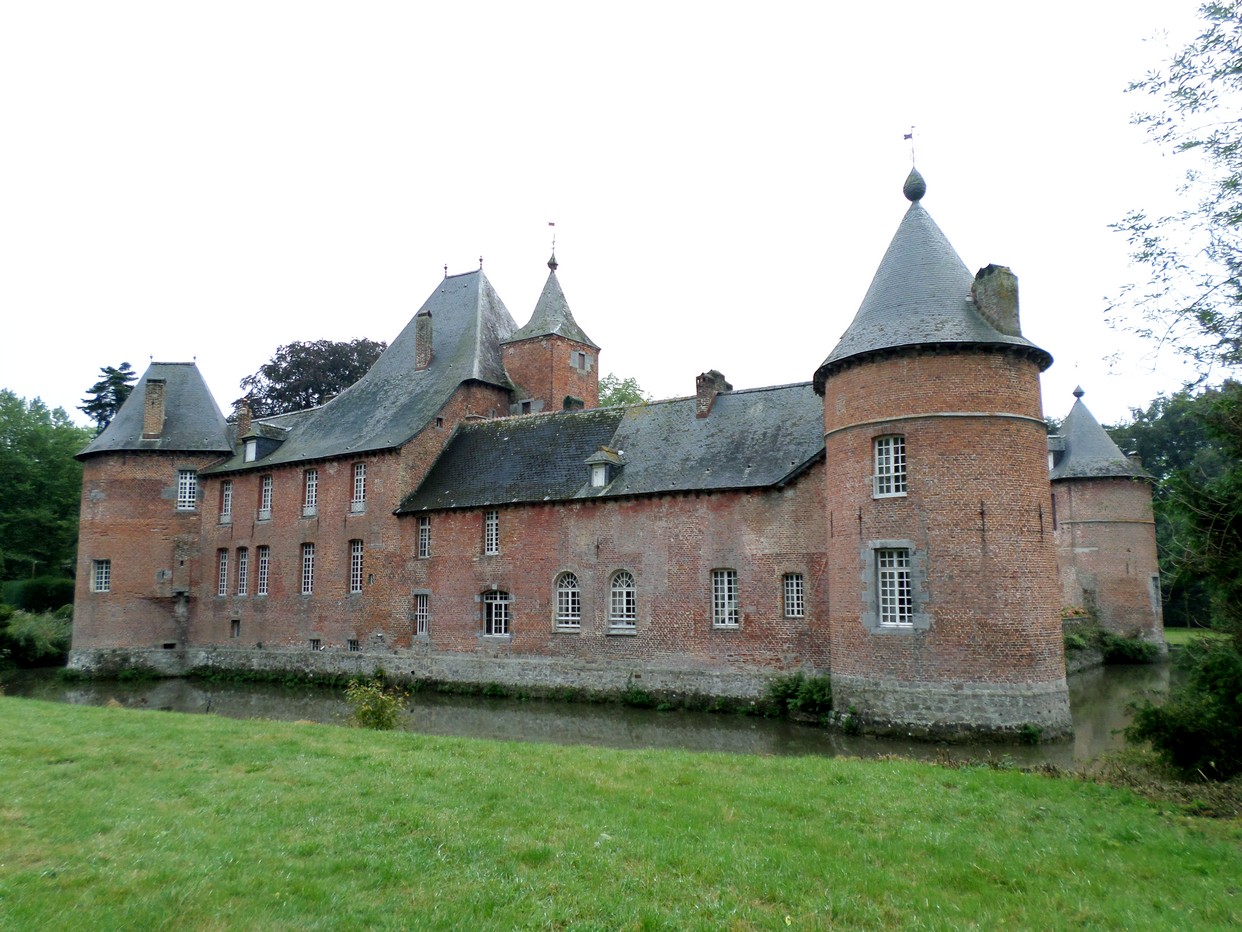 Le Château de Rametz à Saint Waast la Vallée, élévation nord.