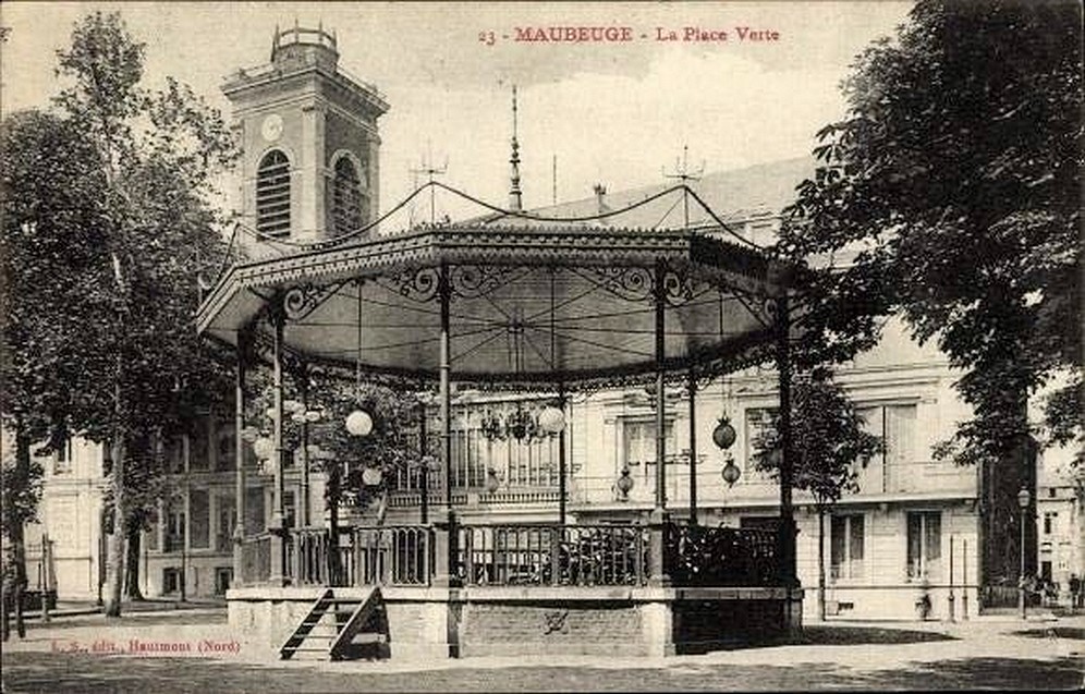 Carte postale représentant le kiosque de Maubeuge en 1914