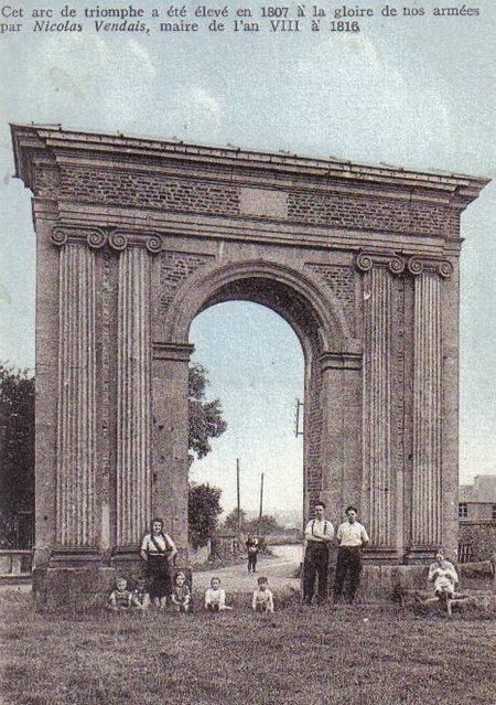 Arc de Triomphe de Maroilles, carte postale ancienne.
