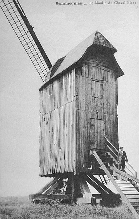 Avesnois, le moulin à vent de Gommegnies.