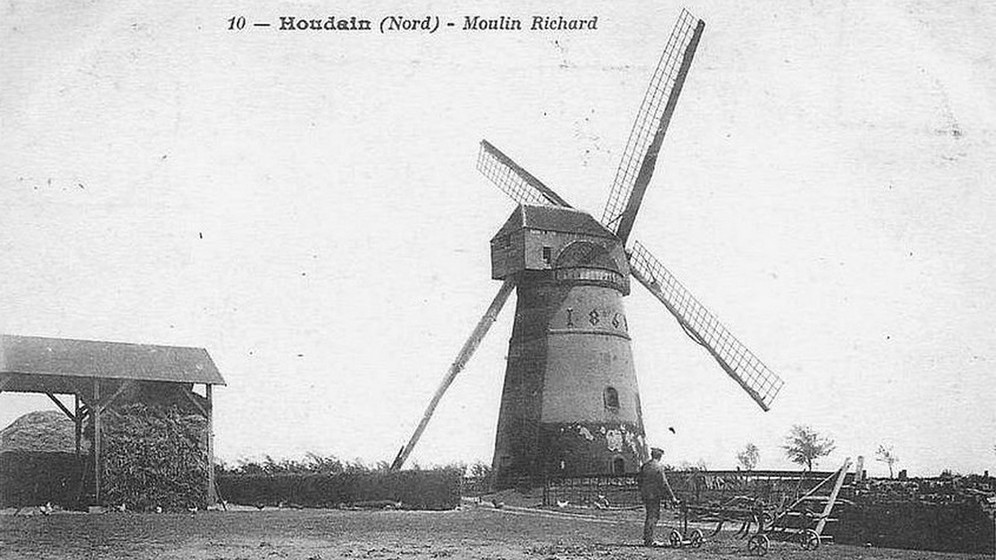 Avesnois, carte postale du moulin Richard à Houdain lez Bavay.
