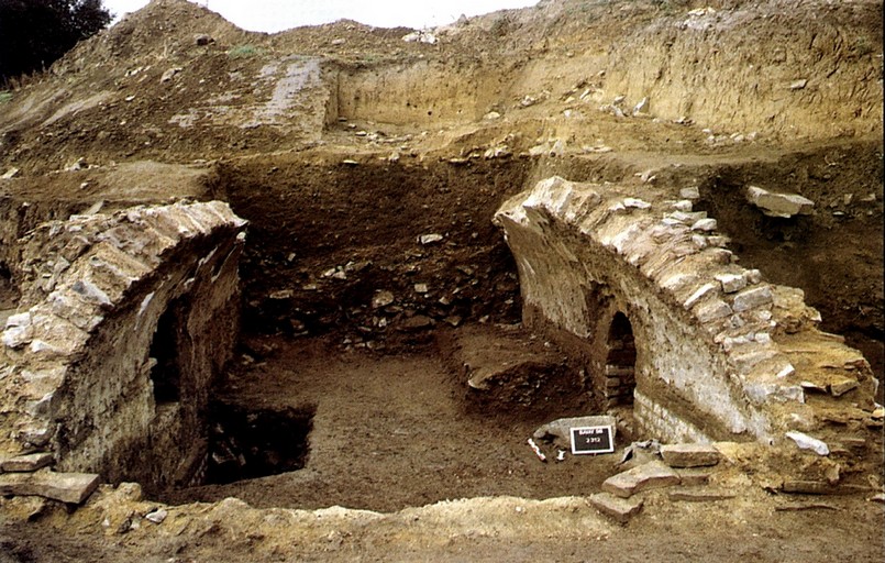 Forum antique de Bavay, cave et enduits