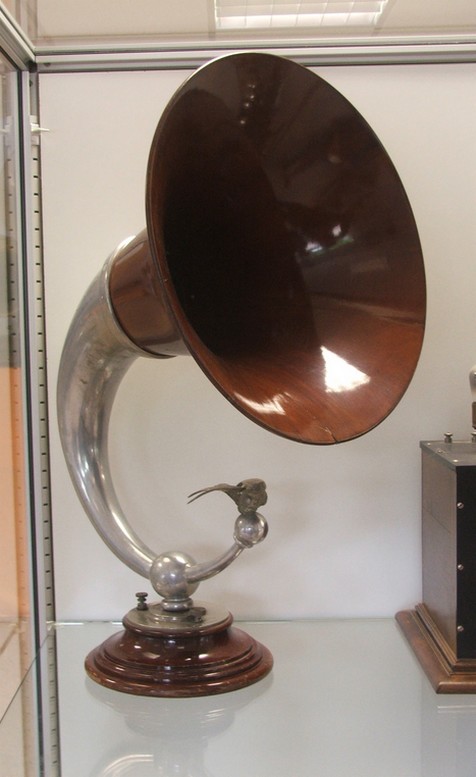 Musée de la machine parlante à Cousolre : Haut parleur Brown