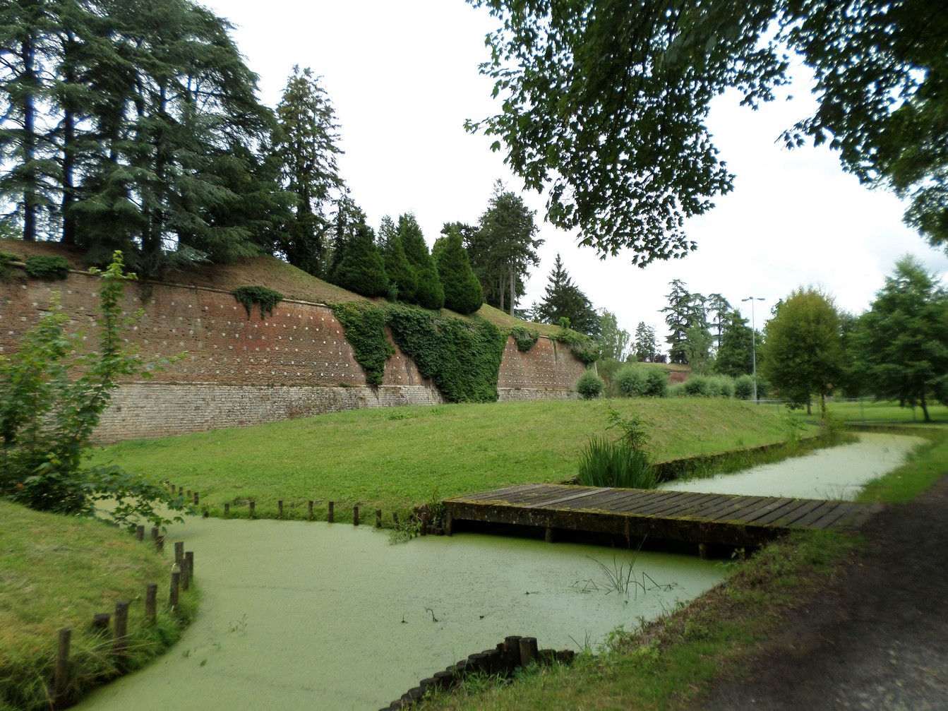 Le Quesnoy, ses remparts. Histoire des fortifications de Vauban. Bastion du Gard