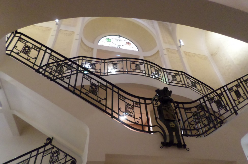 Maubeuge, La salle Sthrau, escaliers