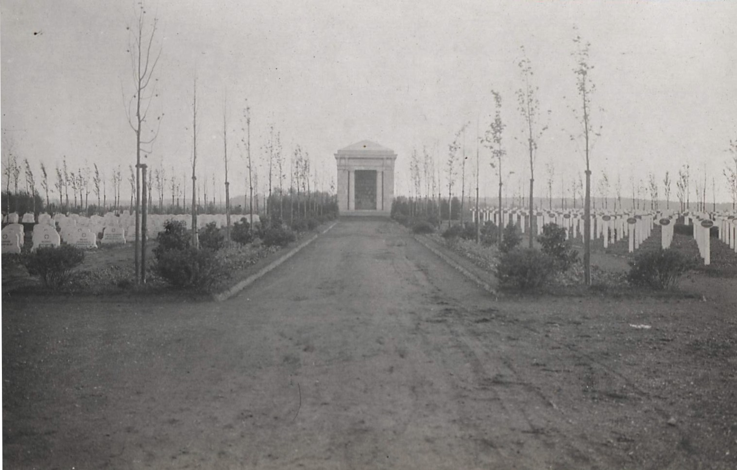 La nécropole nationale d'Assevent.