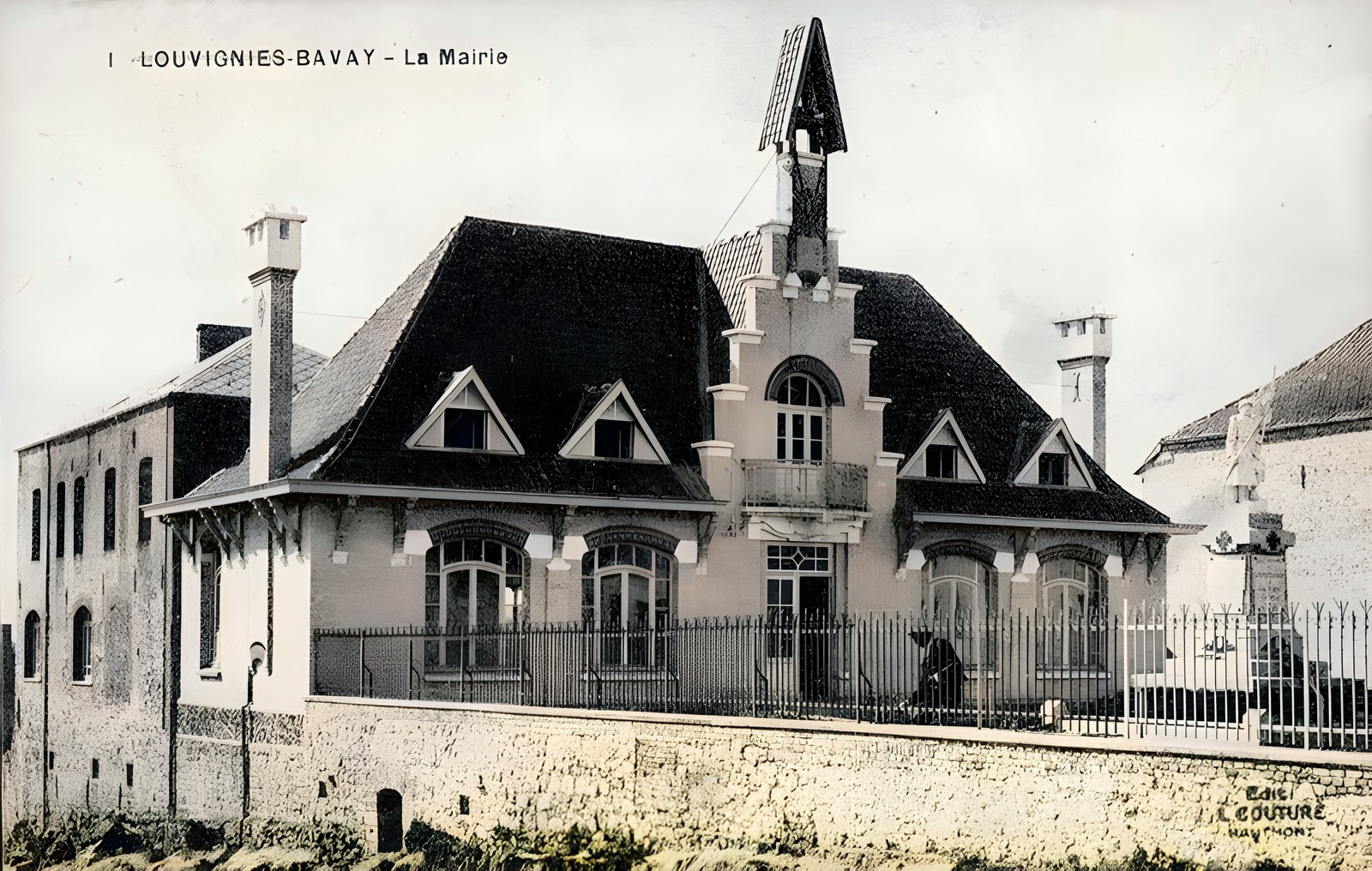 L'ancienne mairie de Louvignies Bavay.