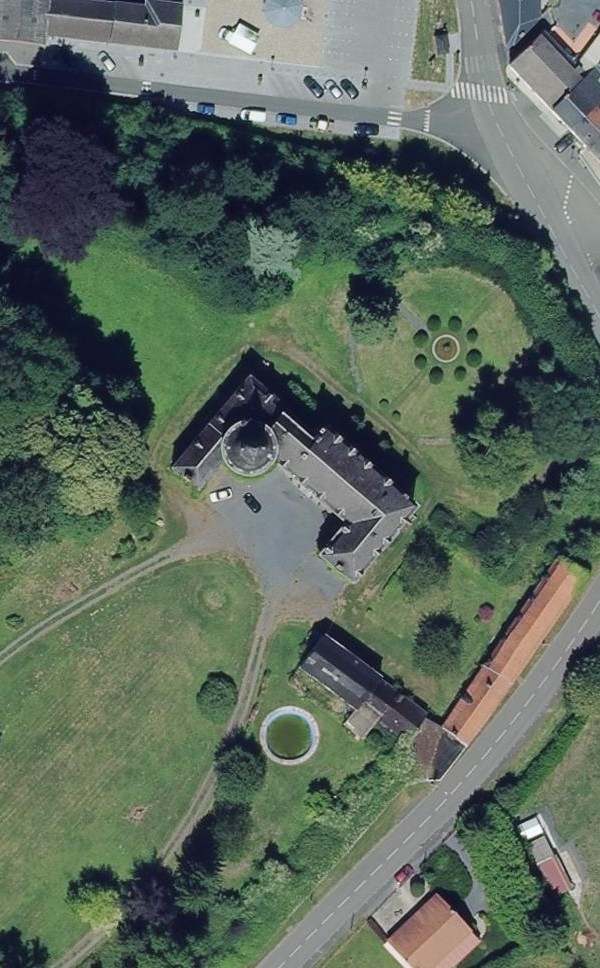 Le Château de Bellignies en vue satellite.