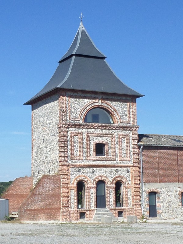 Château d'Ecuélin, pigeonnier