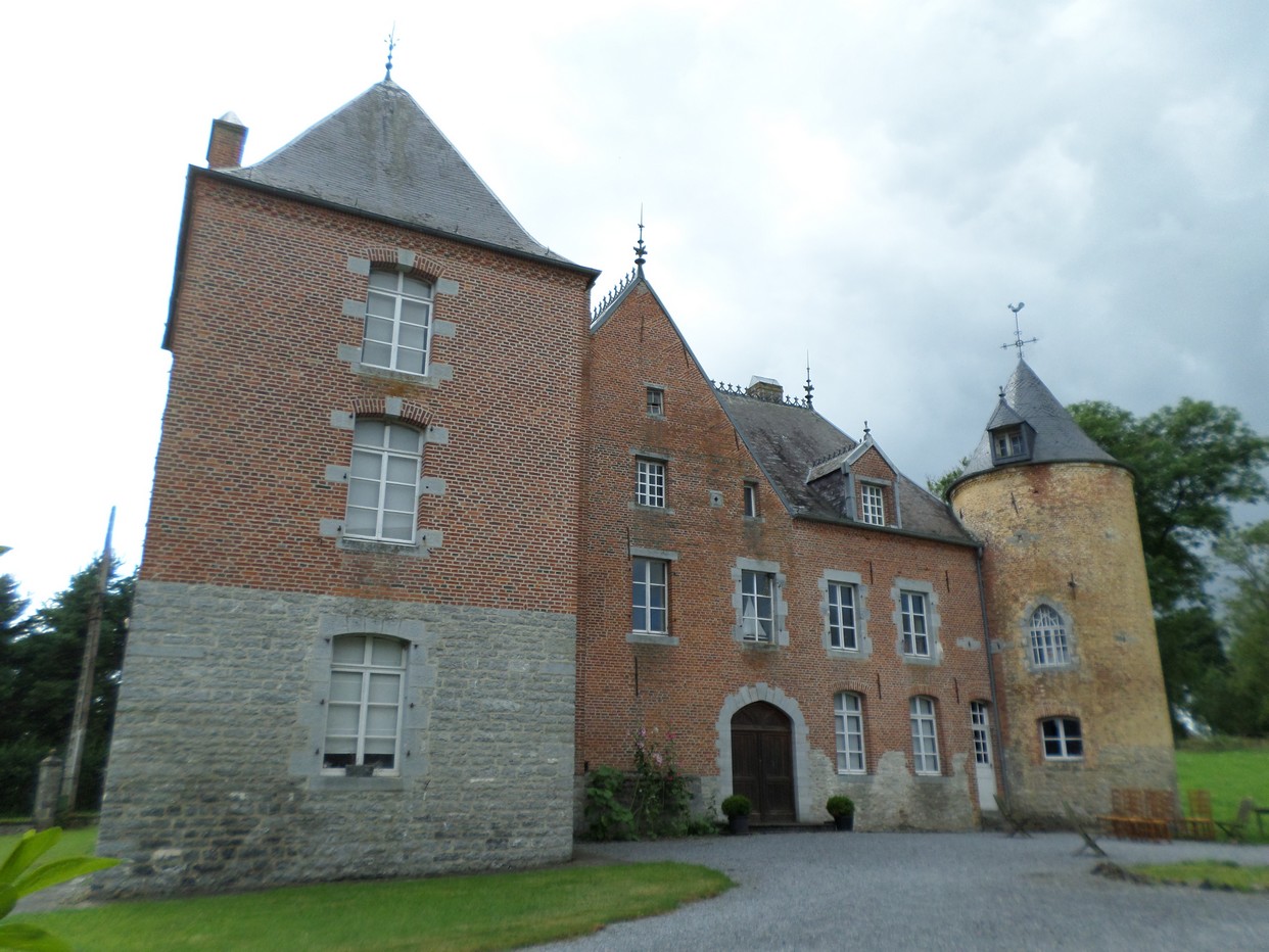 Le Château Voyaux à Eppe Sauvage.