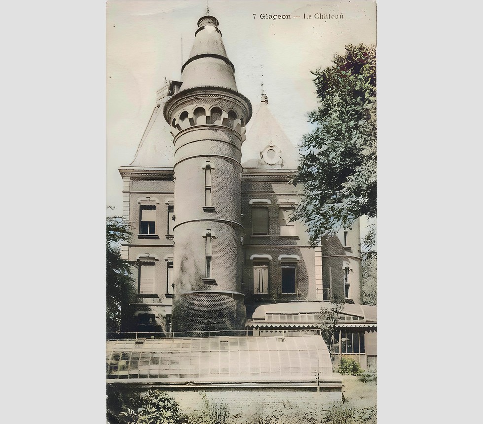 Carte postale ancienne du château des tourelles à Glageon
