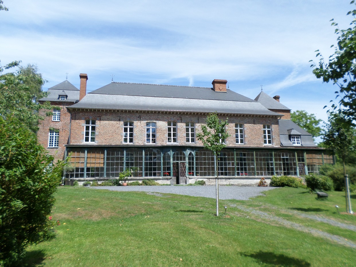 Le Château d'Obies, la façade principale.