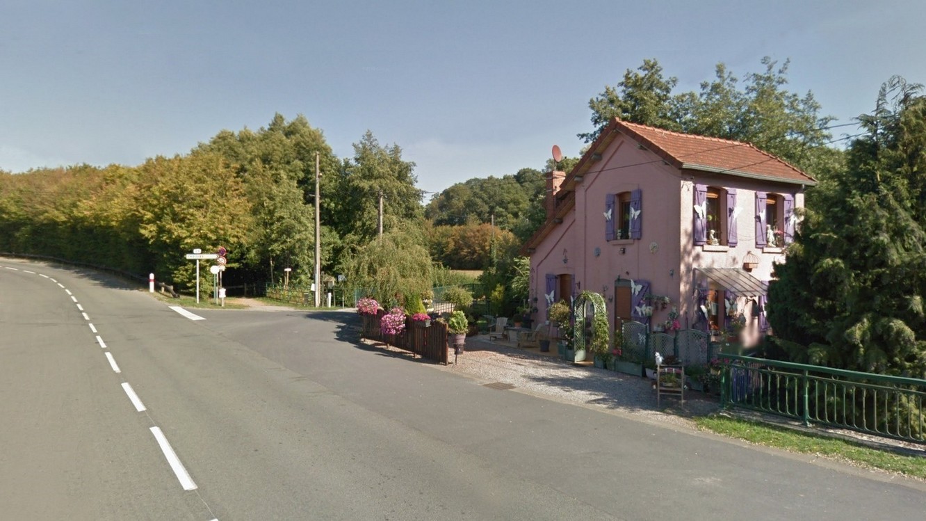 Le Pont des Bêtes à l'entrée du village de  Choisies
