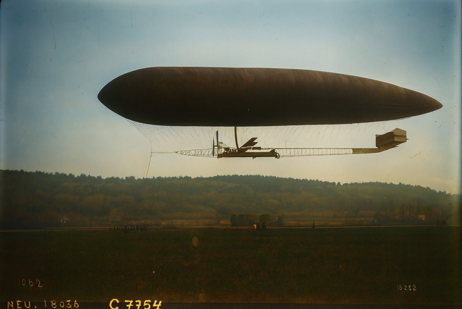 Le dirigeable à Maubeuge, le Dupuy de Lôme 