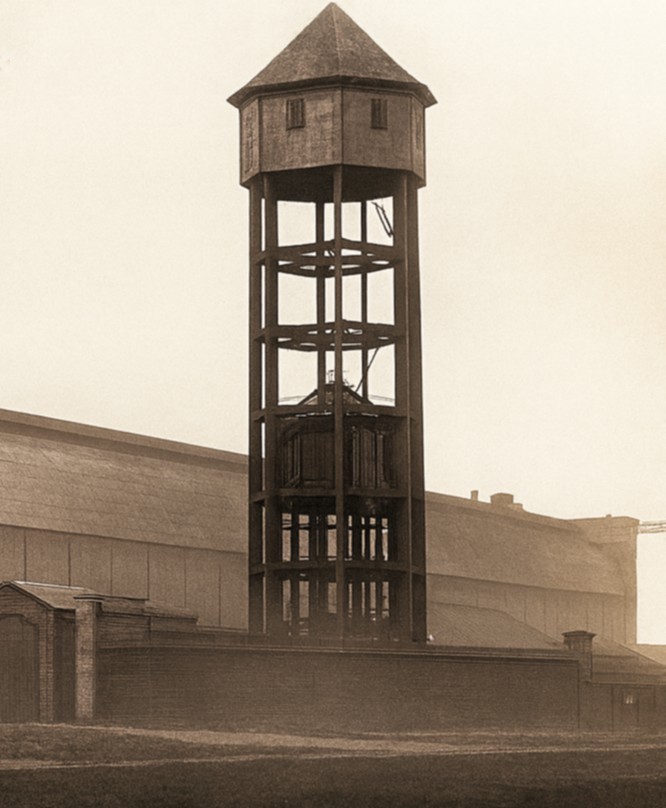 Le dirigeable à Maubeuge 