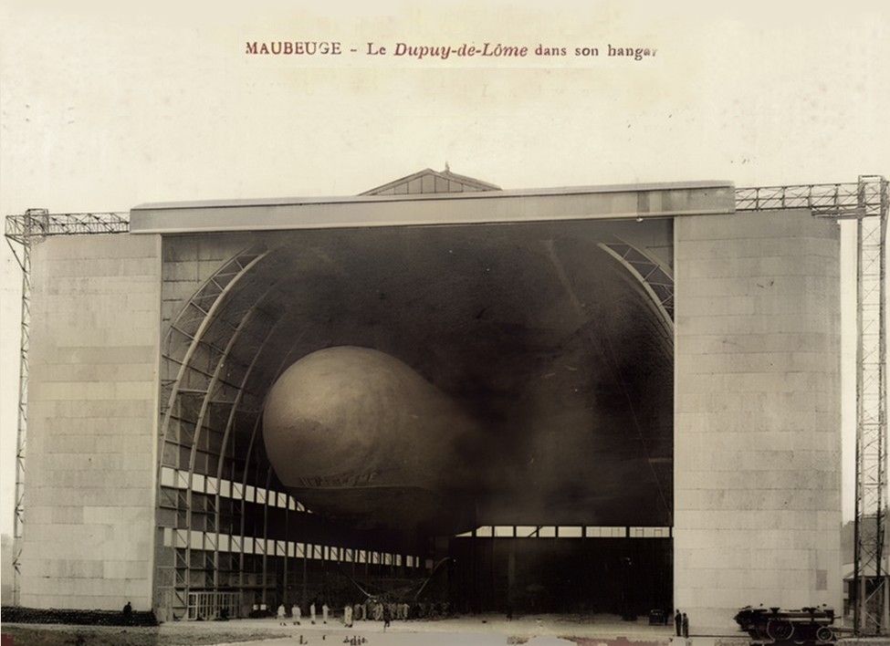 Le dirigeable à Maubeuge 
