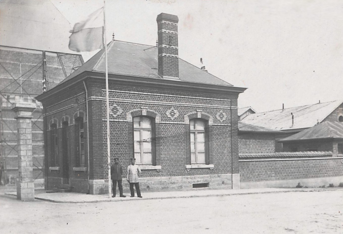 Le dirigeable à Maubeuge 