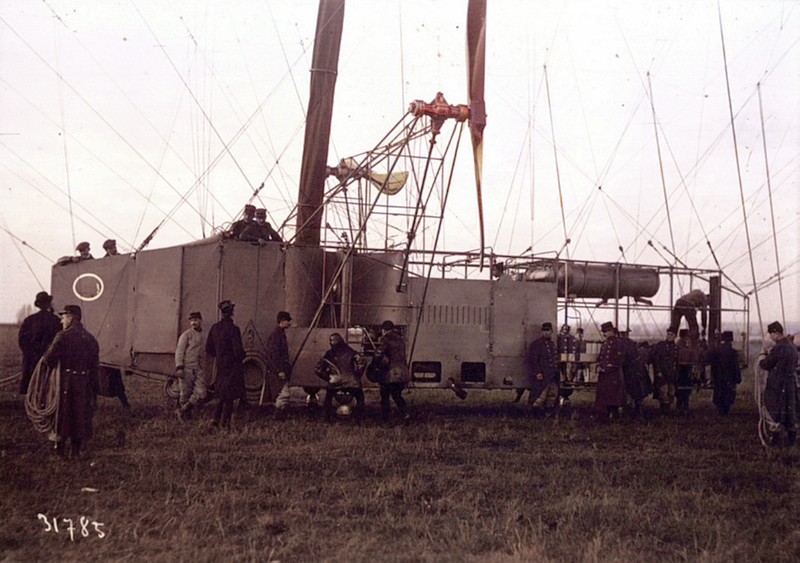 Le dirigeable à Maubeuge 