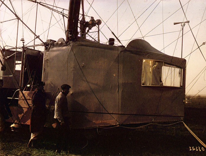 Le dirigeable à Maubeuge 