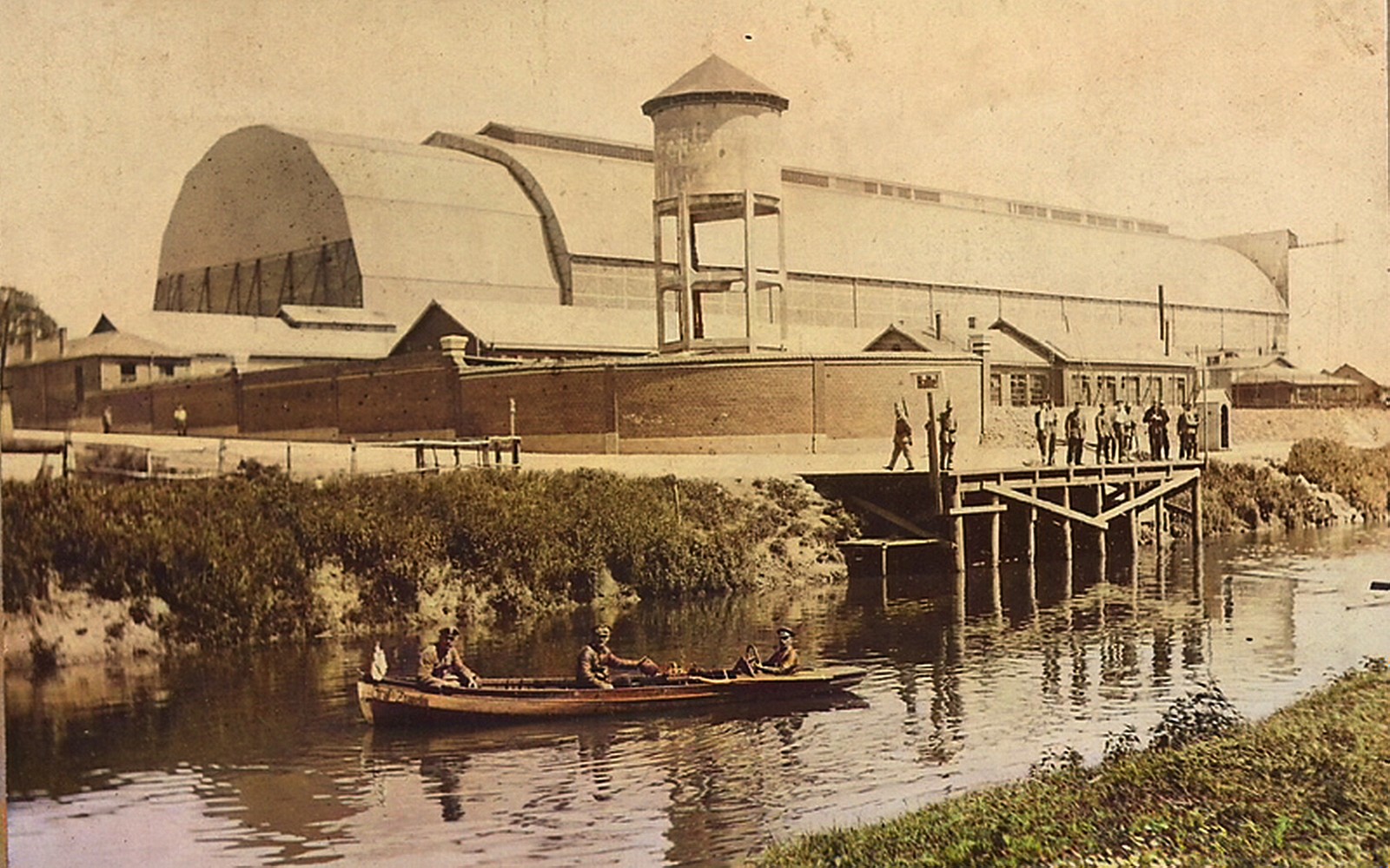 Le dirigeable à Maubeuge 