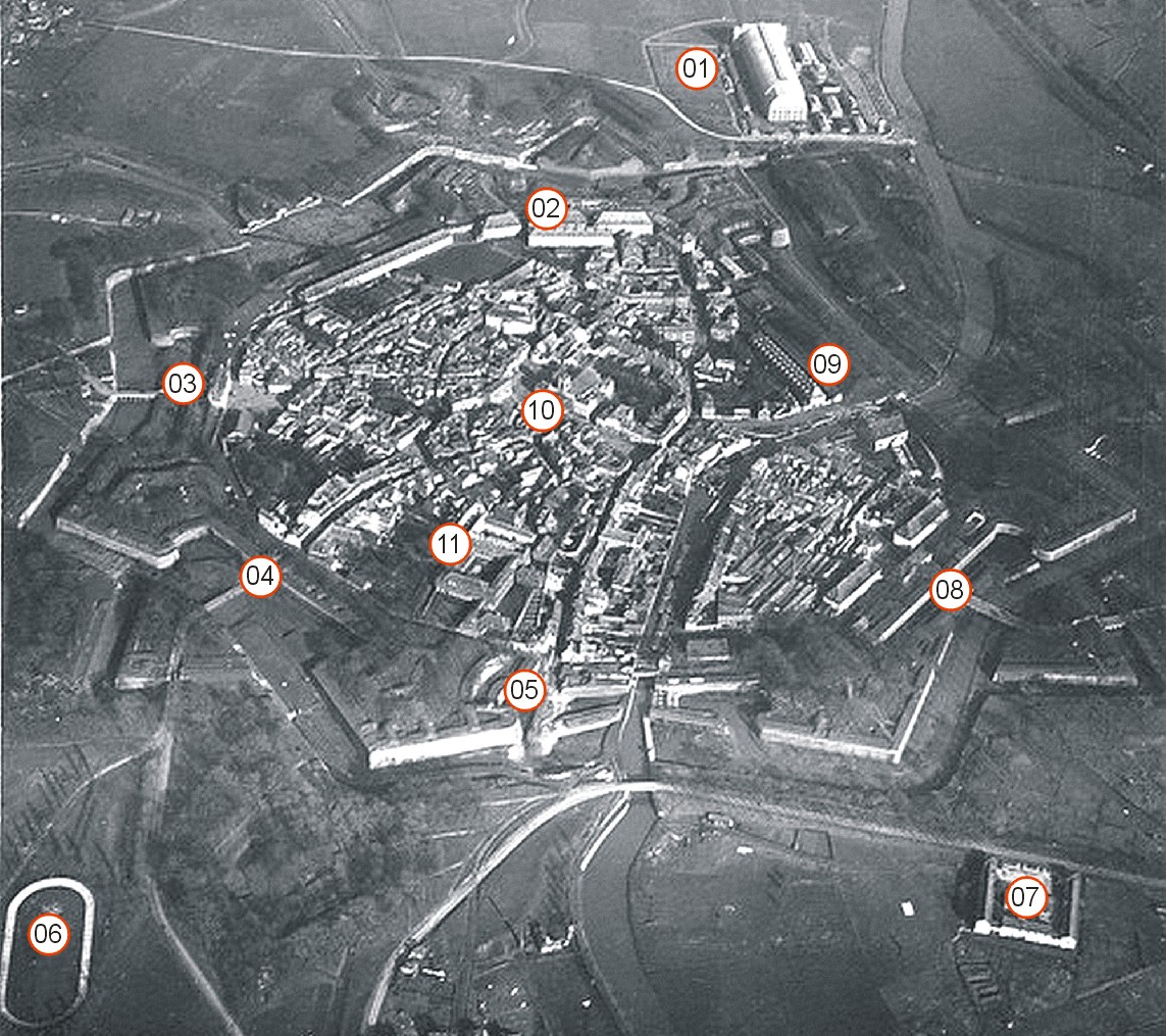 Le hangar du dirigeable à Maubeuge sur une vue aérienne de 1915