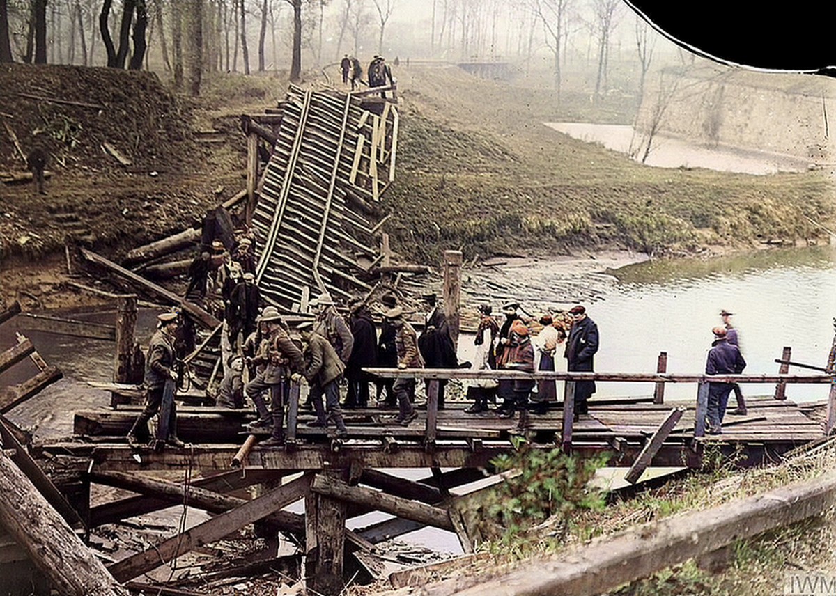 Le dirigeable à Maubeuge 