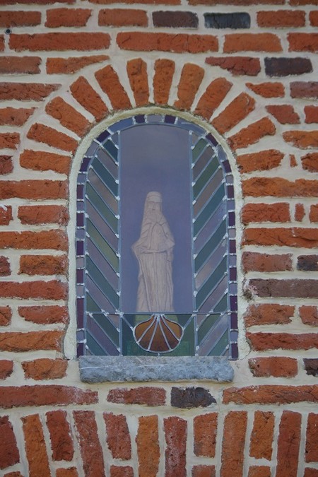 Niche de la chapelle St Julien à Dourlers.