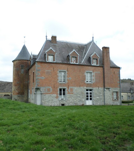 Chateau Voyaux, Eppe-Sauvage