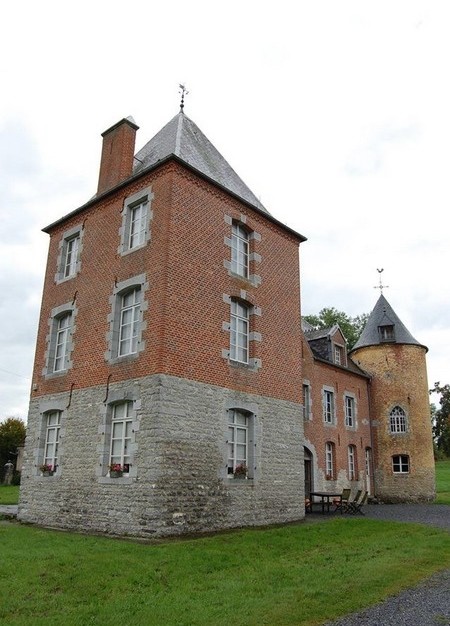 Le château Voyaux à Eppe-Sauvage.