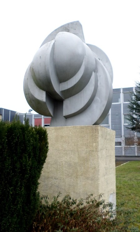 feignies, sculpture au lycee Placide Courtoy