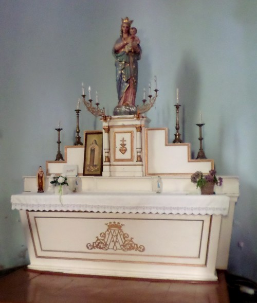 Gommegnies, L'église St.Joseph à Carnoy, autel