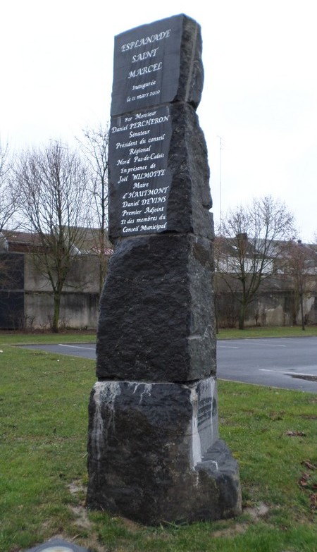 Stèle sur l'esplanade St Marcel à Hautmont