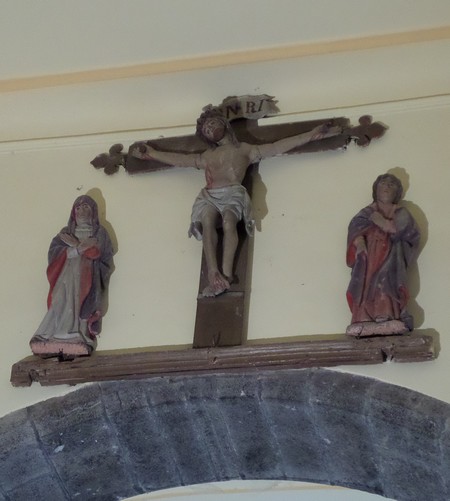 Eglise d'Hestrud, Christ en croix.