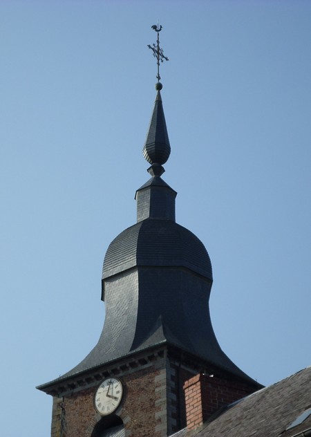 Hon Hergies, église d'Hon, le clocher.