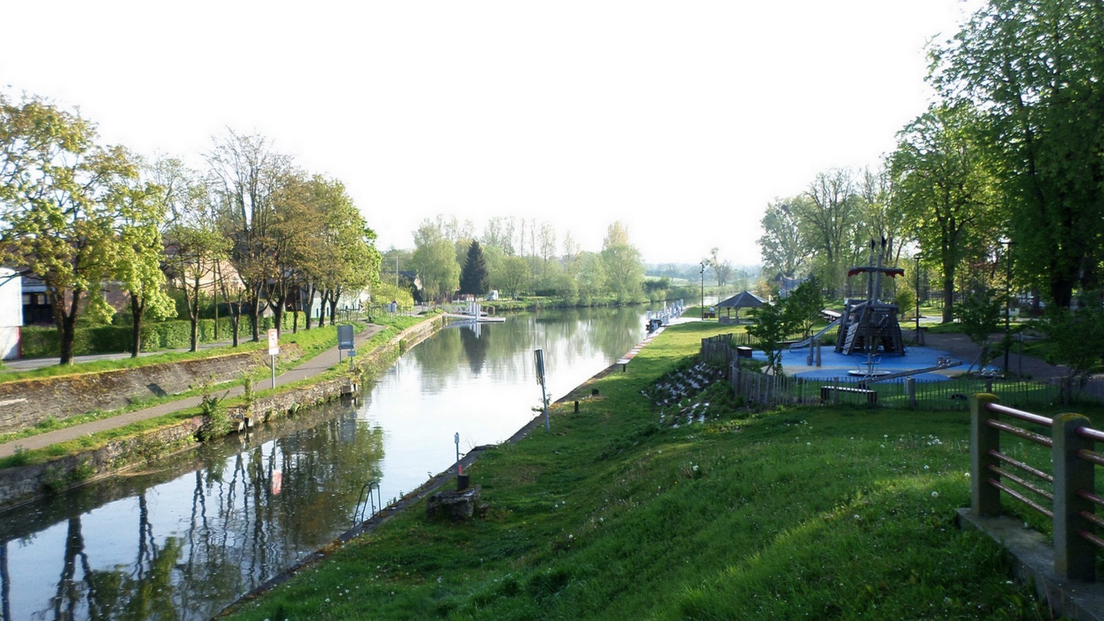 A l'approche de l'écluse à Berlaimont