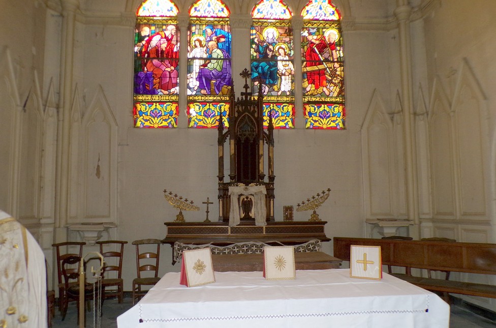 Chapelle de l'hôpital à Le Quesnoy. Autel.