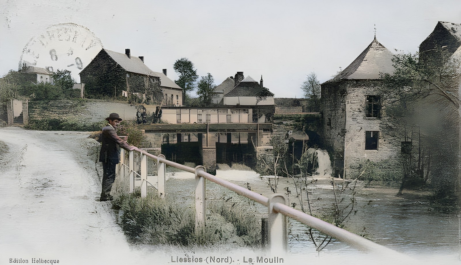 Le Moulin de Liessies sur l'Helpe Majeure.
