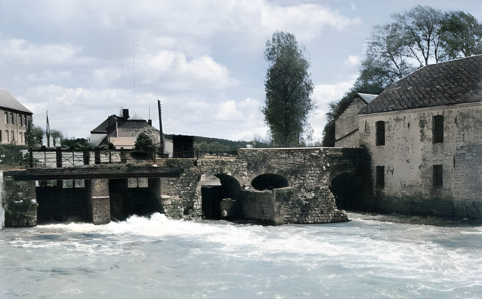 Le Moulin de Liessies sur l'Helpe Majeure.