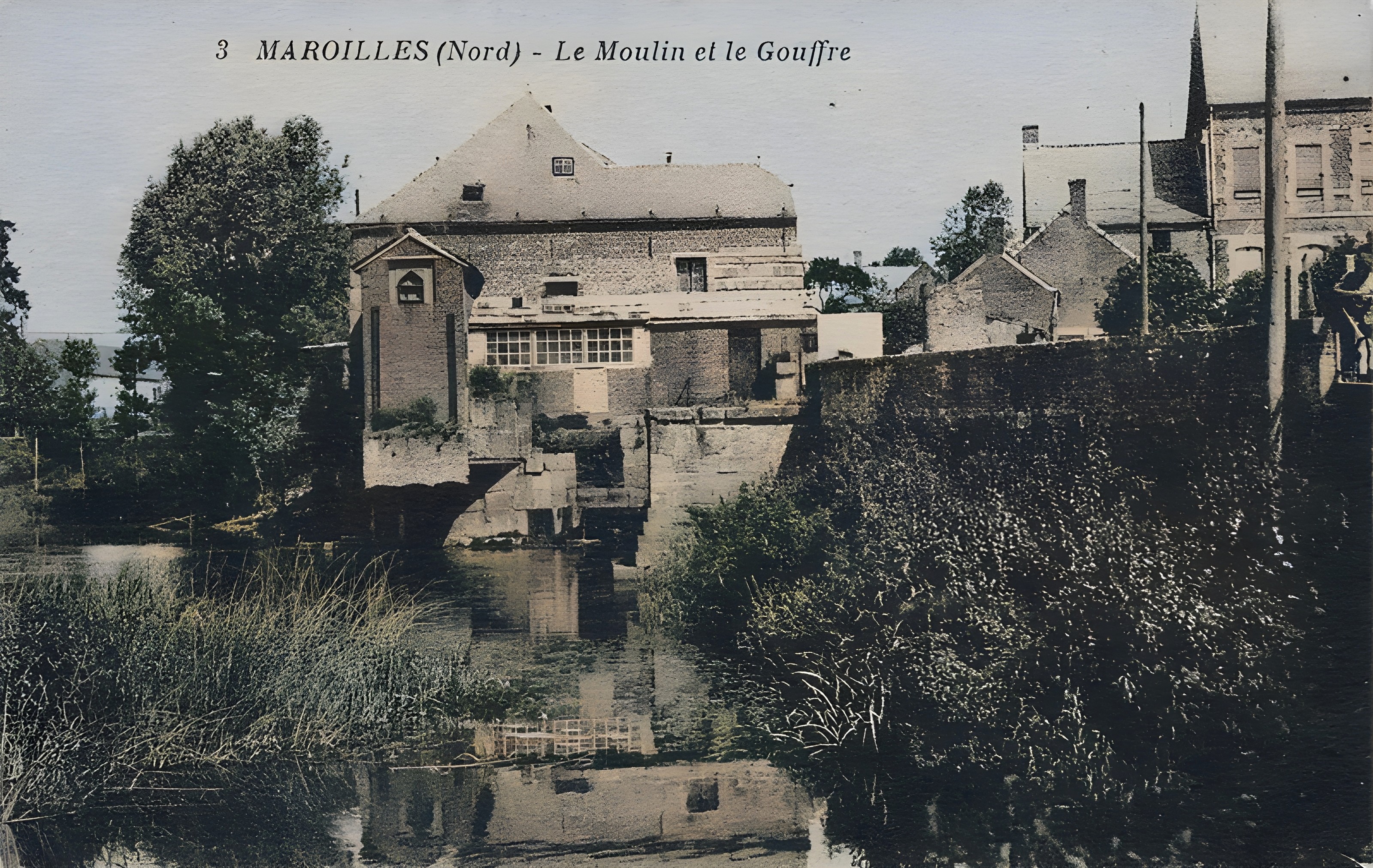 Le moulin de Maroilles sur une carte postale coté gouffre