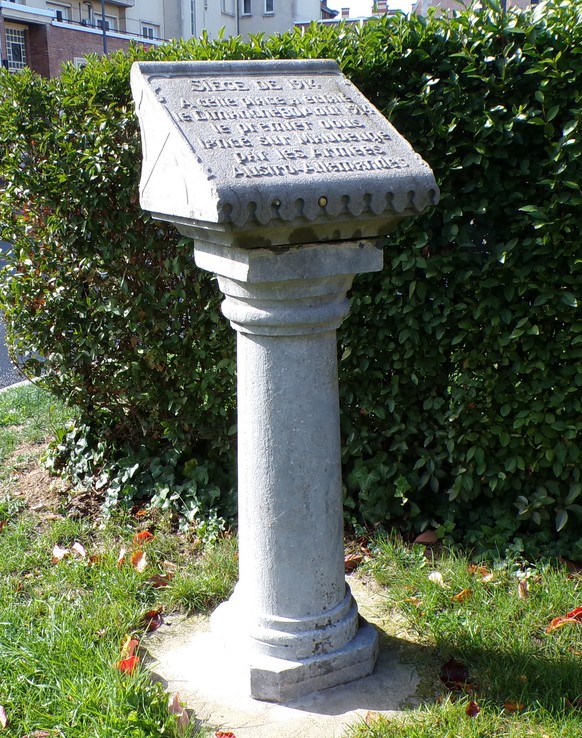 Maubeuge colonne du souvenir 1914