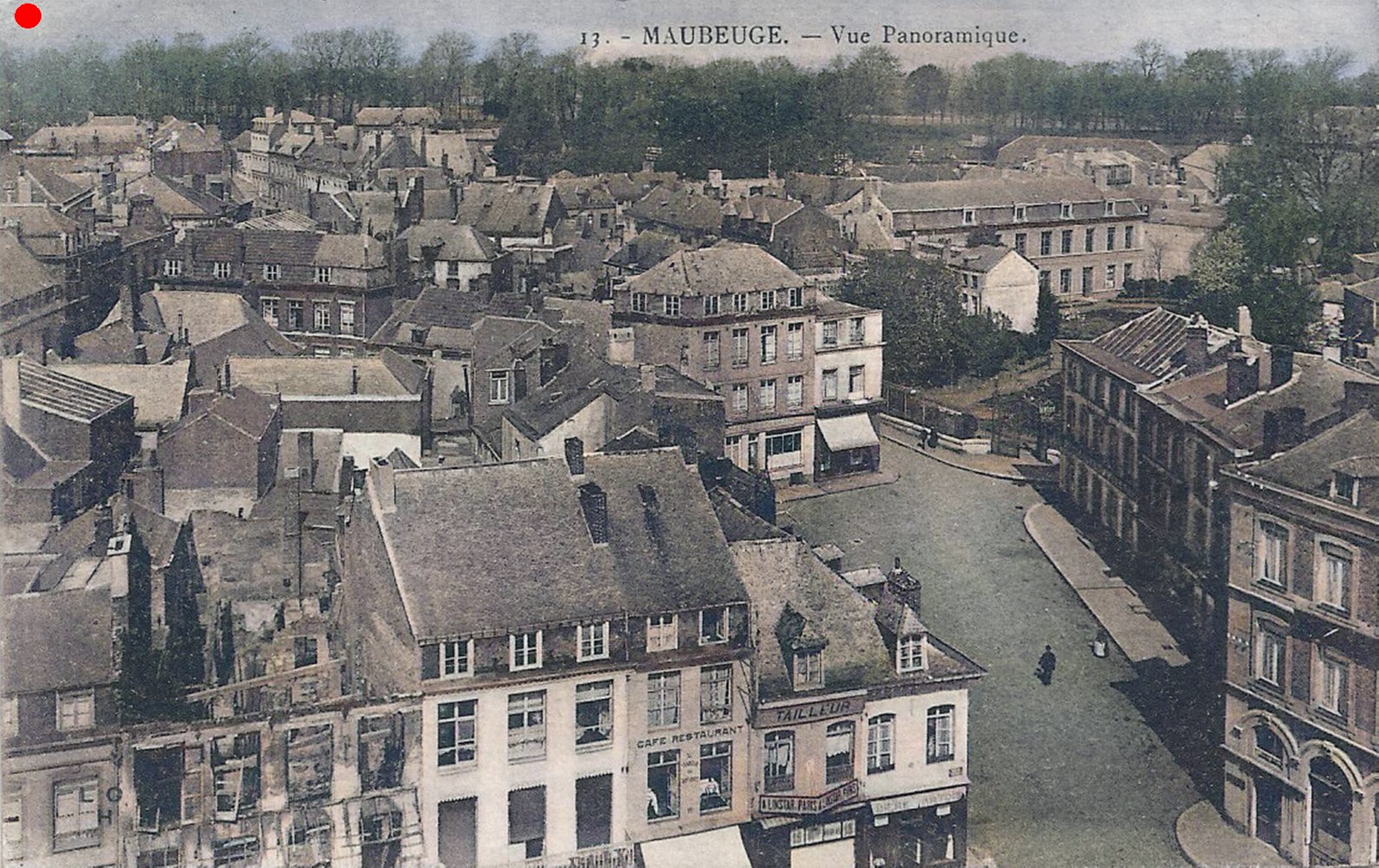 Cartes postales anciennes de Maubeuge, vue aérienne du marché au Fils