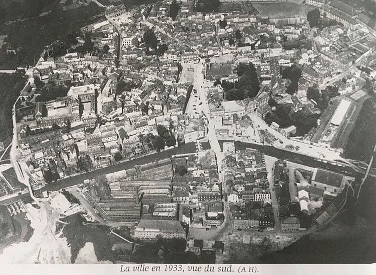 Maubeuge, vue aérienne de 1933.