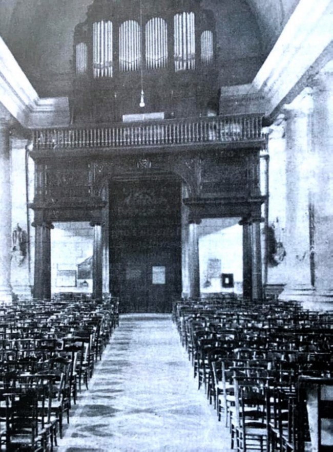 Maubeuge ancienne église, tribune d'orgue.